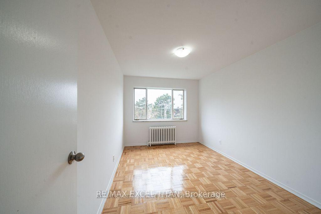 Photo 5 of Unit 4, 799 Robinson Street, Burlington, Brant — HOMEH