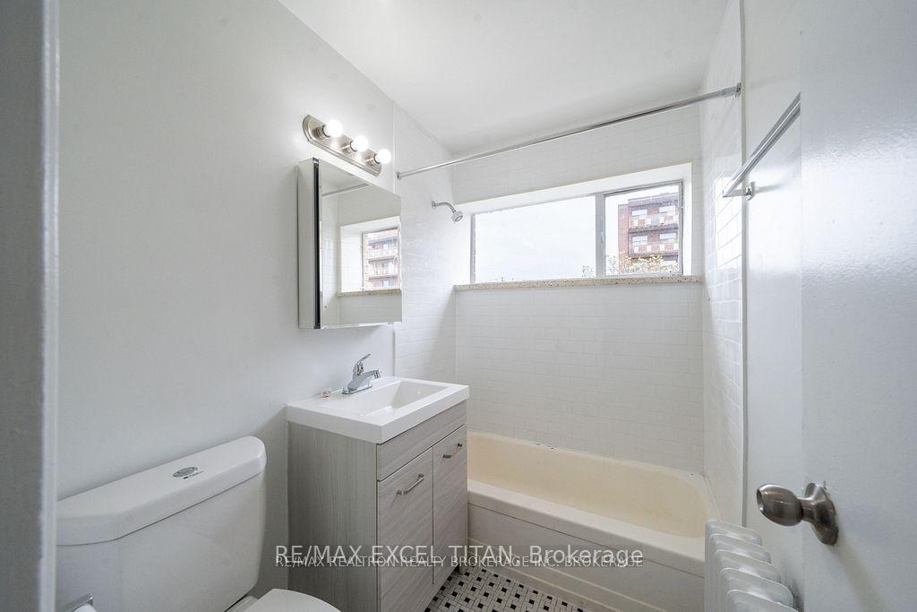 Photo 7 of Unit 4, 799 Robinson Street, Burlington, Brant — HOMEH