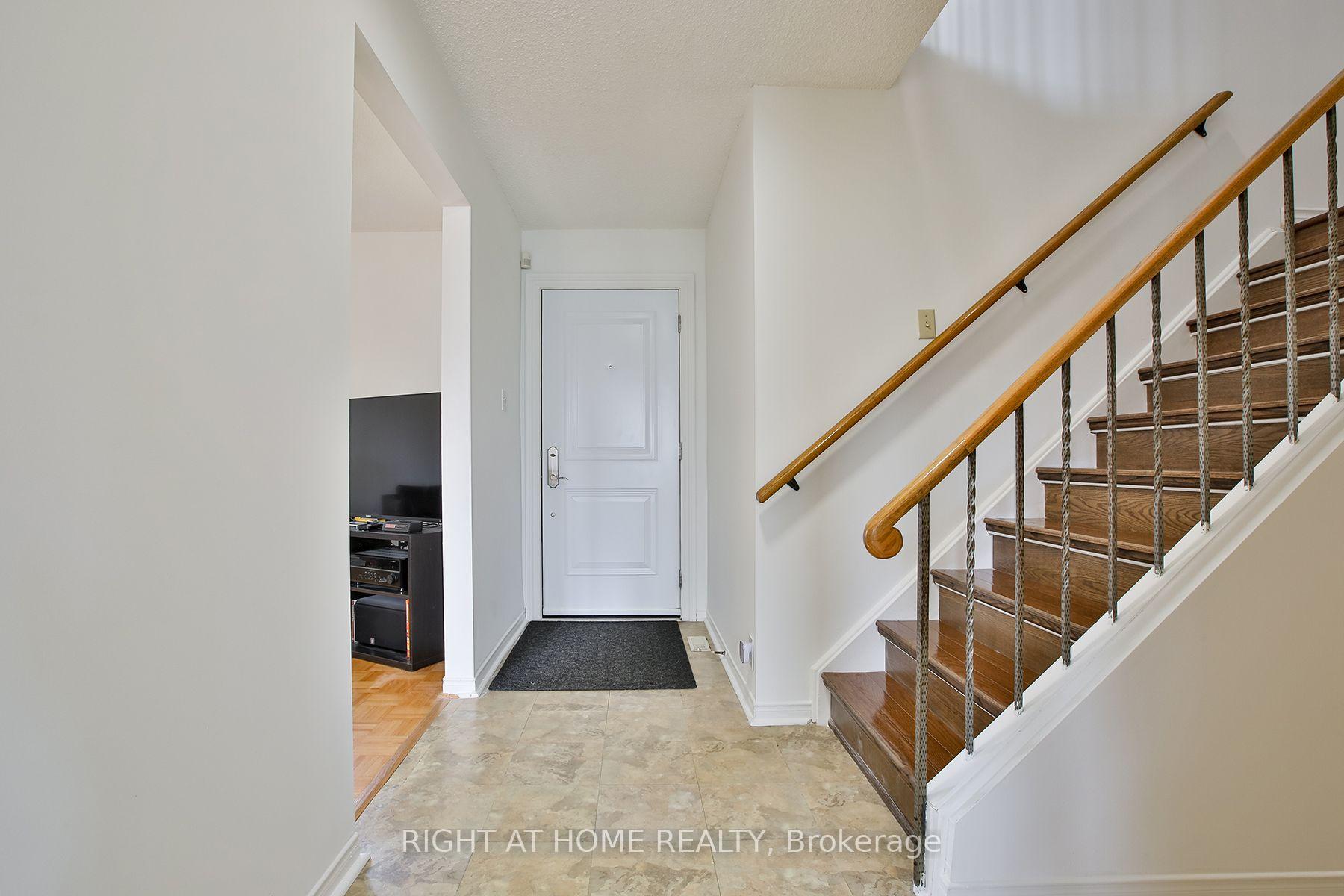 Photo 4 of 56 Cathy Jean Crescent, Etobicoke, Mount Olive-Silverstone-Jamestown — HOMEH