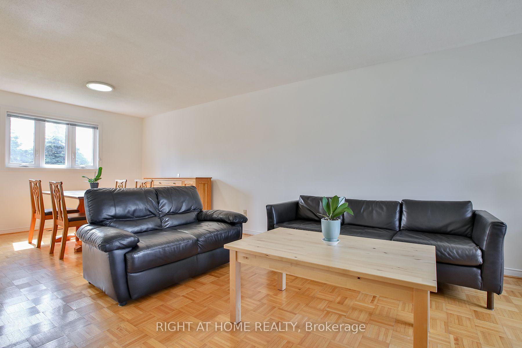 Photo 5 of 56 Cathy Jean Crescent, Etobicoke, Mount Olive-Silverstone-Jamestown — HOMEH