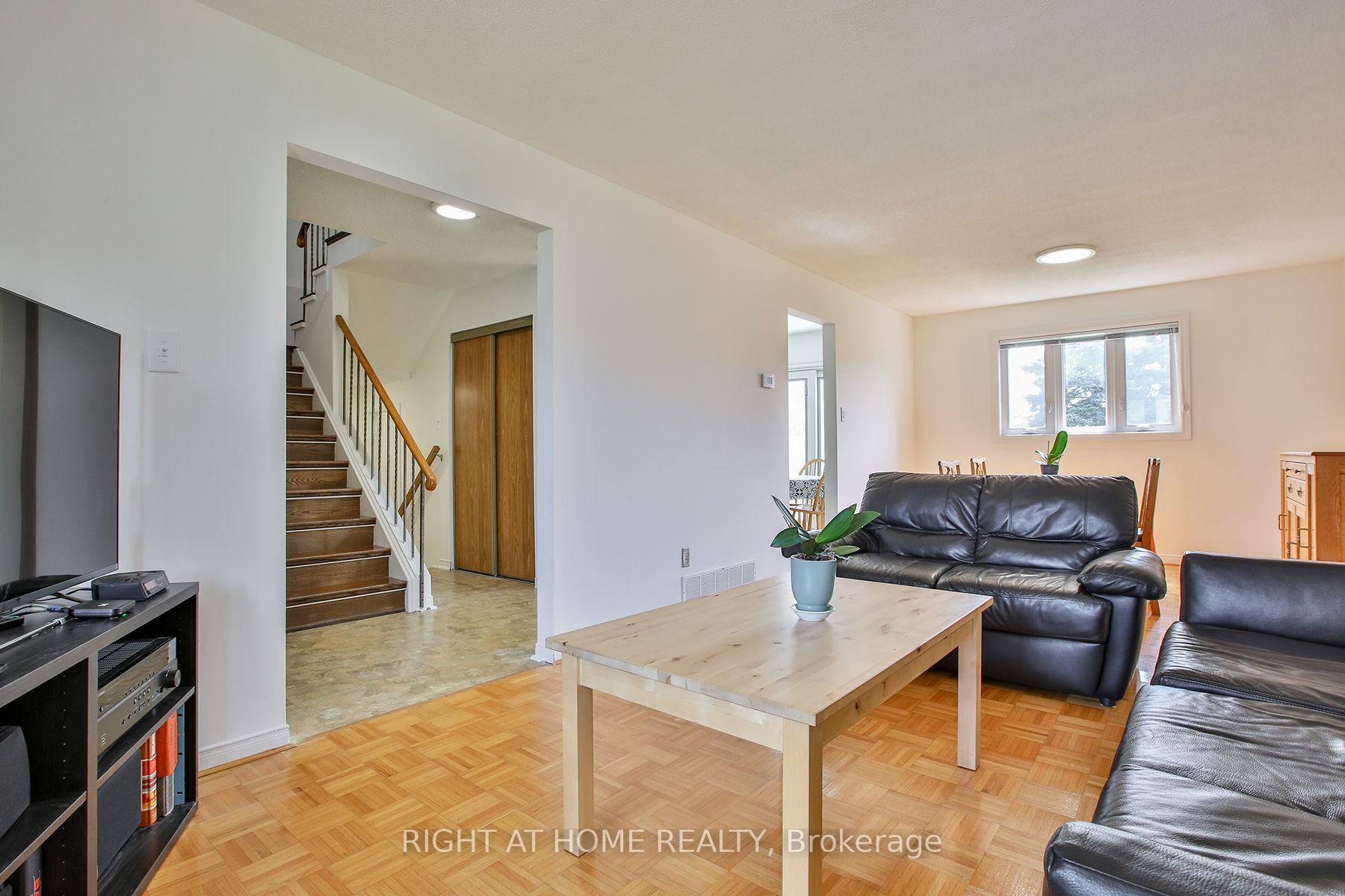 Photo 6 of 56 Cathy Jean Crescent, Etobicoke, Mount Olive-Silverstone-Jamestown — HOMEH