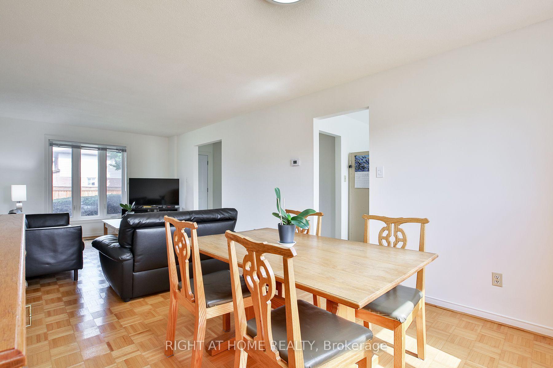 Photo 9 of 56 Cathy Jean Crescent, Etobicoke, Mount Olive-Silverstone-Jamestown — HOMEH