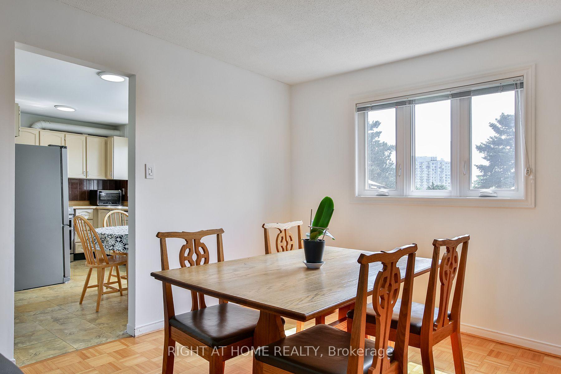 Photo 12 of 56 Cathy Jean Crescent, Etobicoke, Mount Olive-Silverstone-Jamestown — HOMEH
