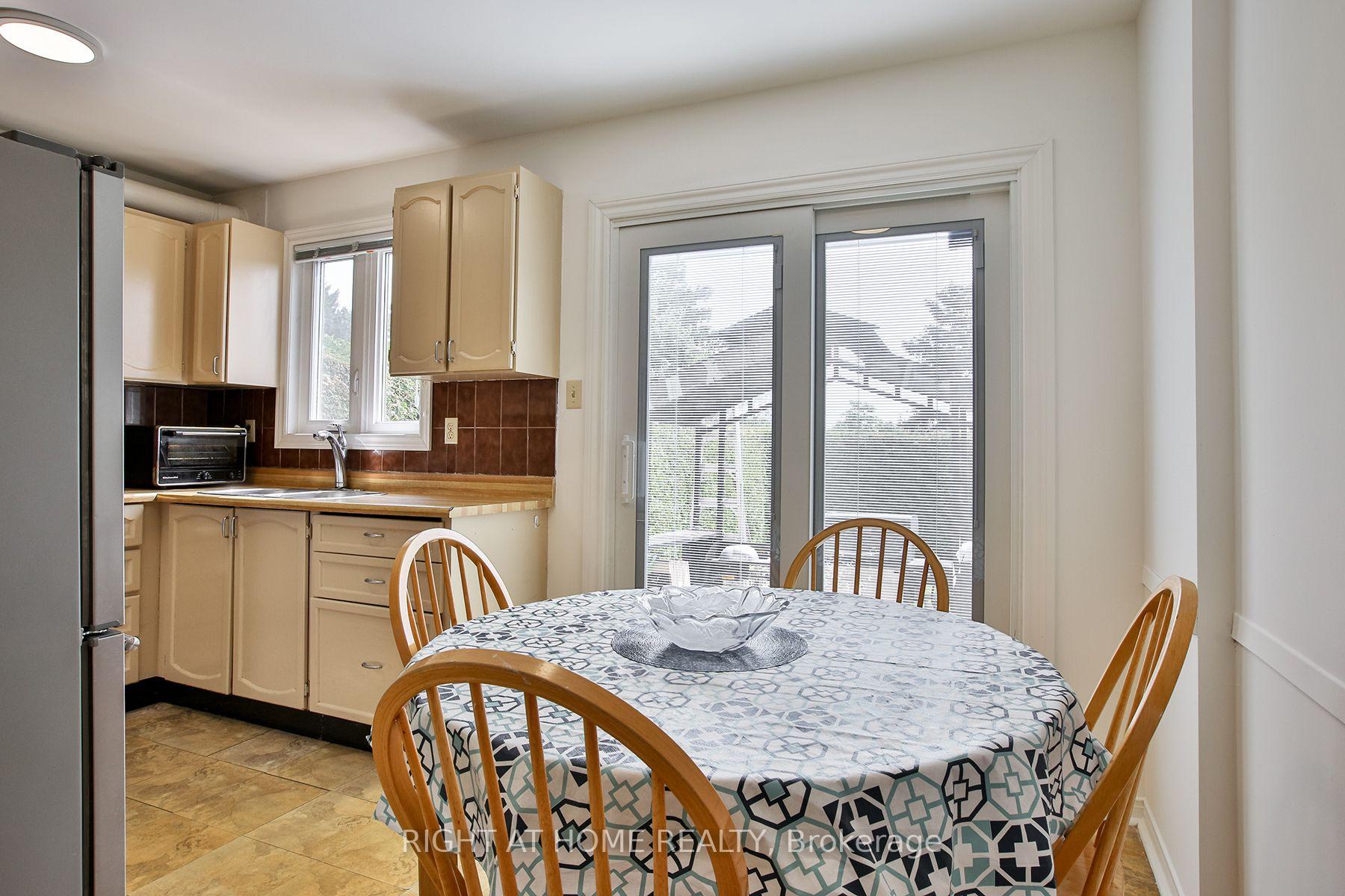 Photo 13 of 56 Cathy Jean Crescent, Etobicoke, Mount Olive-Silverstone-Jamestown — HOMEH