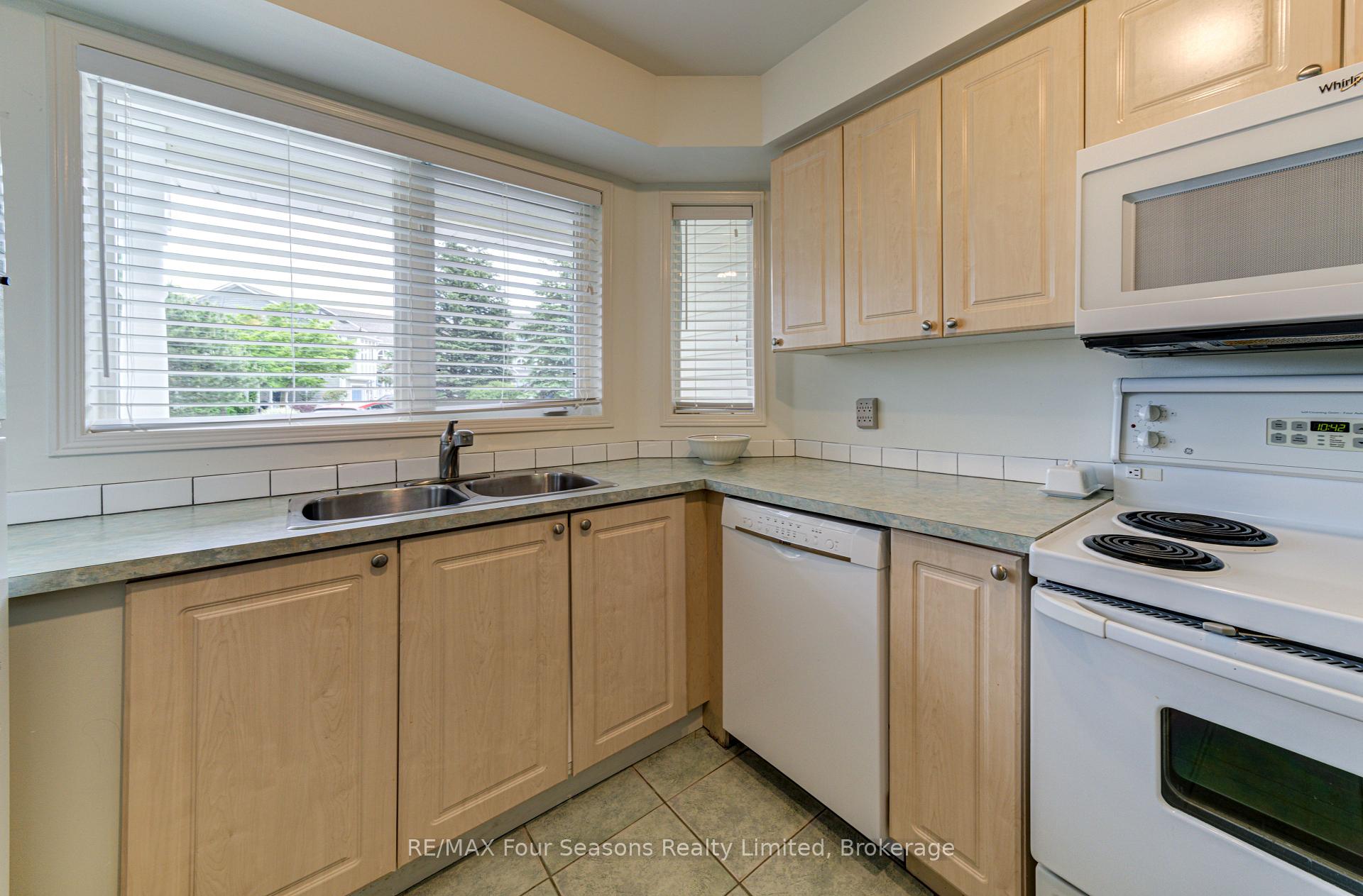 Photo 12 of Unit 17, 17 Cranberry Quay, Collingwood — HOMEH