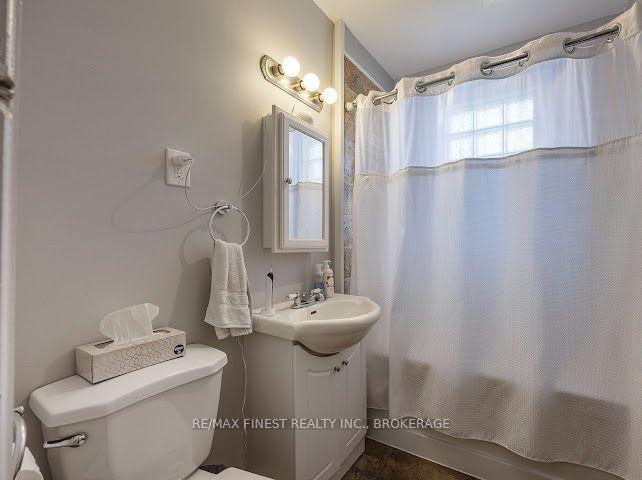 Photo 23 of 80 Thomas Street, Kingston, East of Sir John A. Blvd — HOMEH