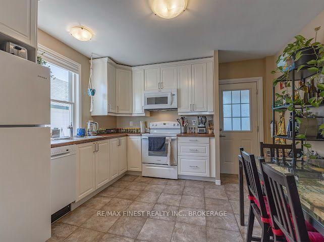 Photo 26 of 80 Thomas Street, Kingston, East of Sir John A. Blvd — HOMEH