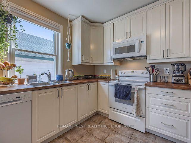 Photo 27 of 80 Thomas Street, Kingston, East of Sir John A. Blvd — HOMEH
