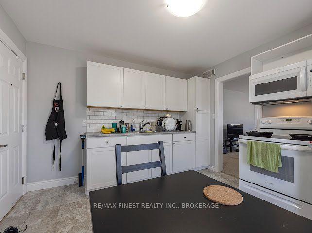 Photo 31 of 80 Thomas Street, Kingston, East of Sir John A. Blvd — HOMEH