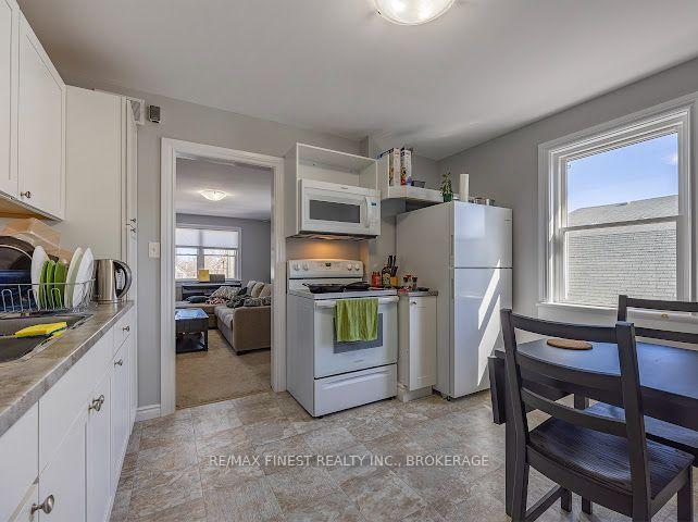 Photo 32 of 80 Thomas Street, Kingston, East of Sir John A. Blvd — HOMEH