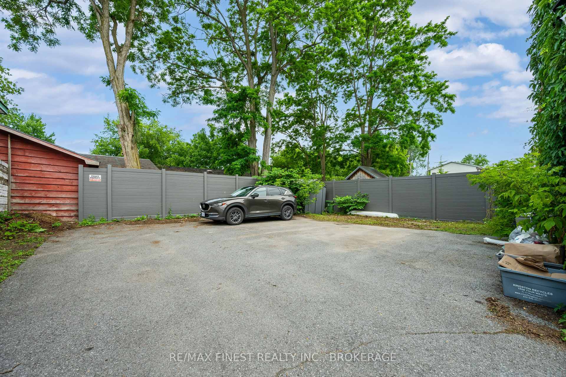 Photo 45 of 80 Thomas Street, Kingston, East of Sir John A. Blvd — HOMEH