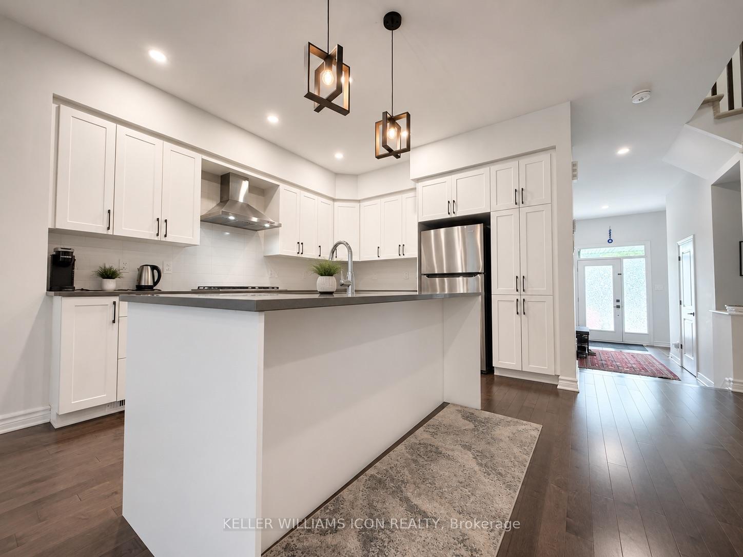 Photo 5 of 754 Borbridge Avenue, Ottawa, Riverside South/Gloucester Glen — HOMEH