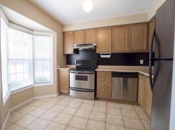 Photo 2 of Unit 31, 4200 Kilmer Drive, Burlington, Tansley — HOMEH
