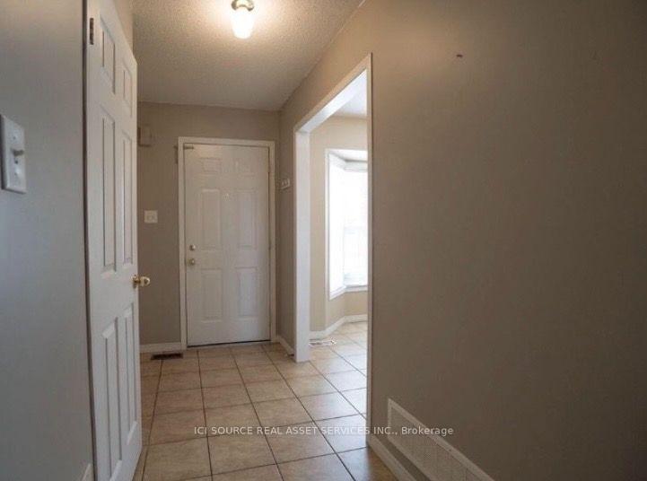 Photo 6 of Unit 31, 4200 Kilmer Drive, Burlington, Tansley — HOMEH