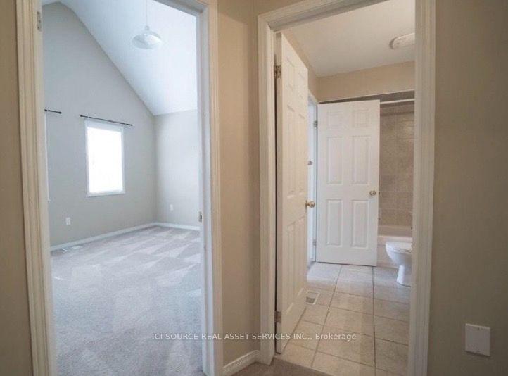 Photo 8 of Unit 31, 4200 Kilmer Drive, Burlington, Tansley — HOMEH