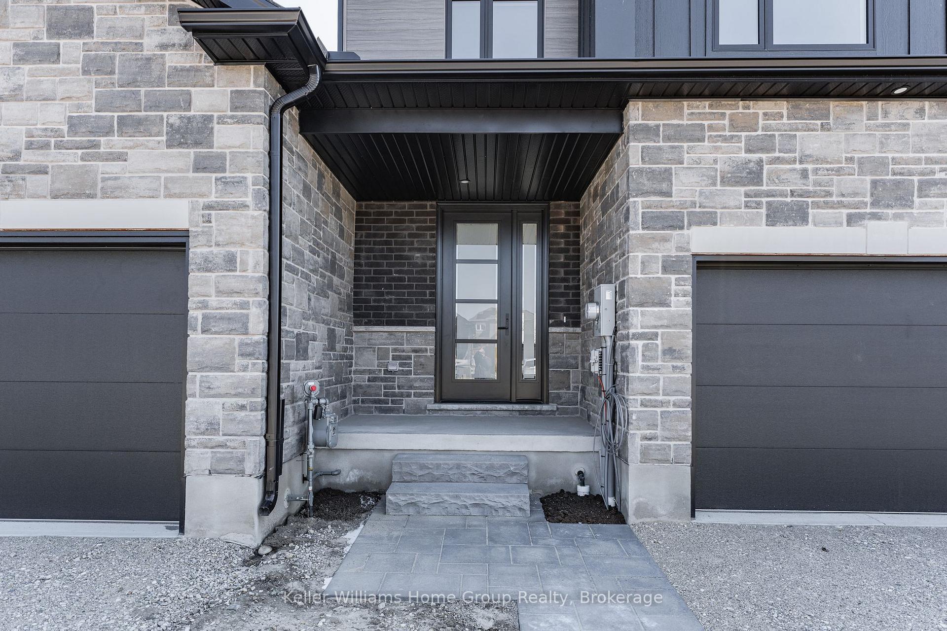 Photo 4 of 27 Halls Drive, Centre Wellington, Elora/Salem — HOMEH