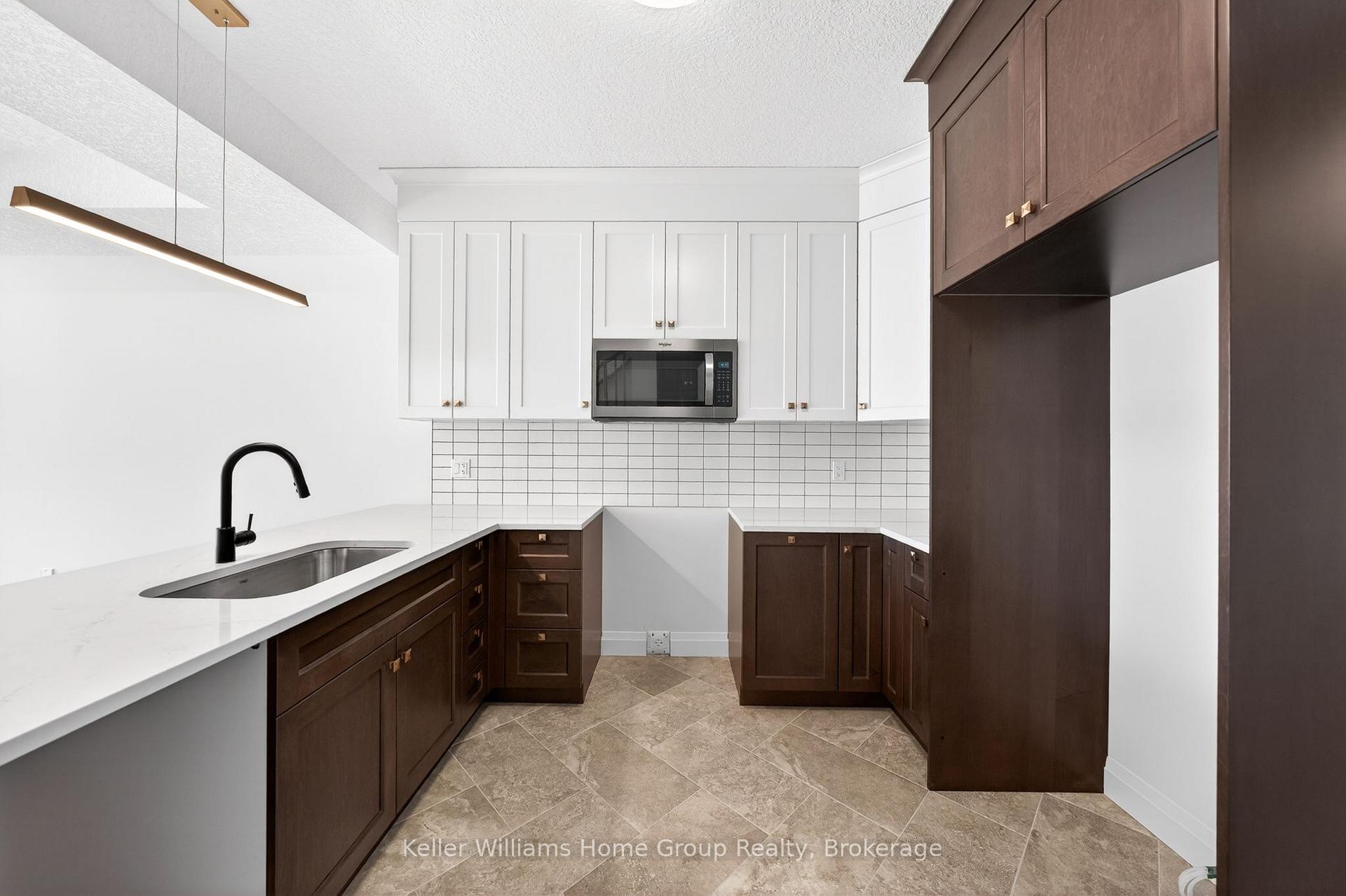 Photo 13 of 27 Halls Drive, Centre Wellington, Elora/Salem — HOMEH