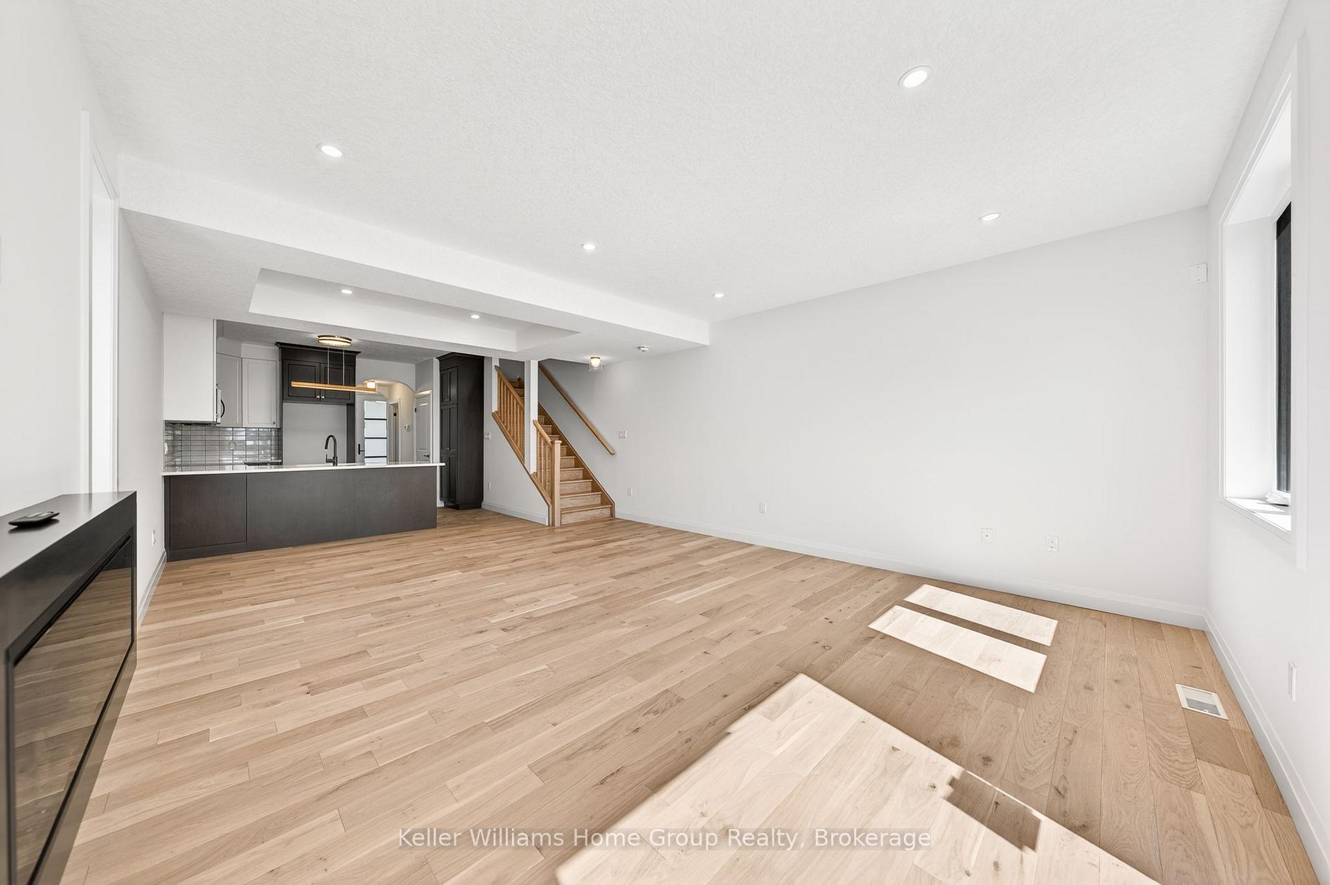 Photo 17 of 27 Halls Drive, Centre Wellington, Elora/Salem — HOMEH