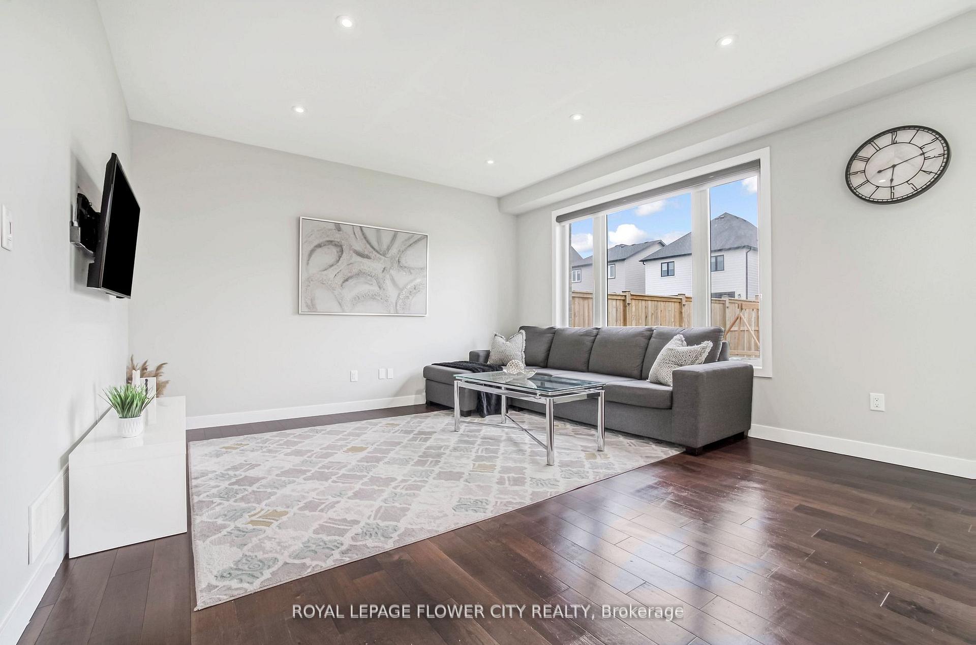 Photo 9 of 1266 Twilite Boulevard, London, North S — HOMEH