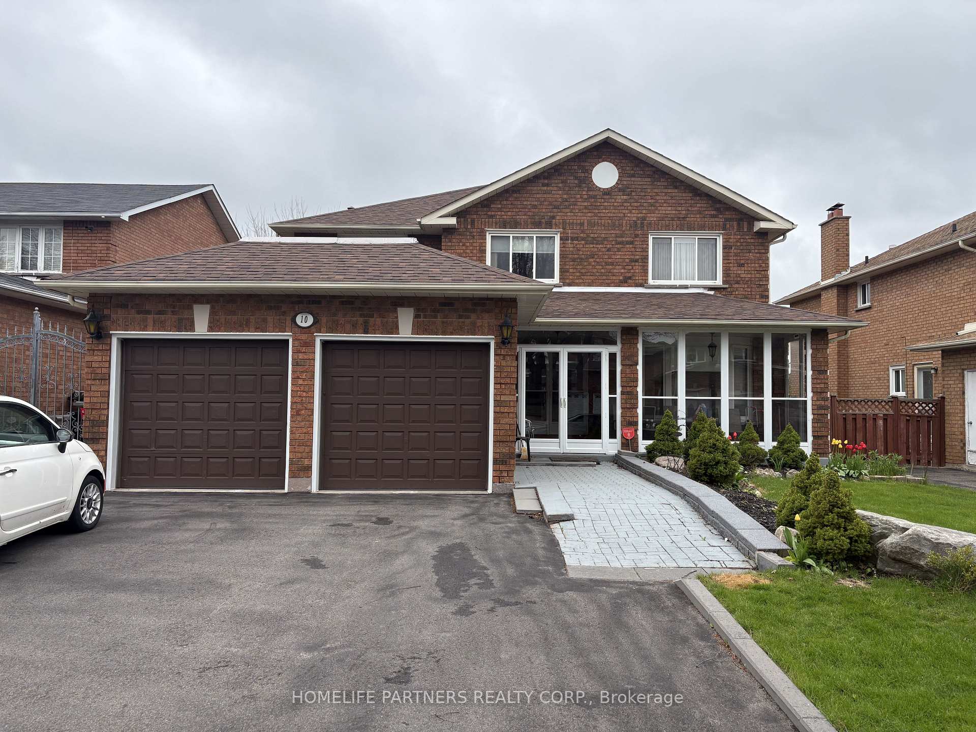 Photo 3 of 10 Glenvilla Road, Vaughan, East Woodbridge — HOMEH