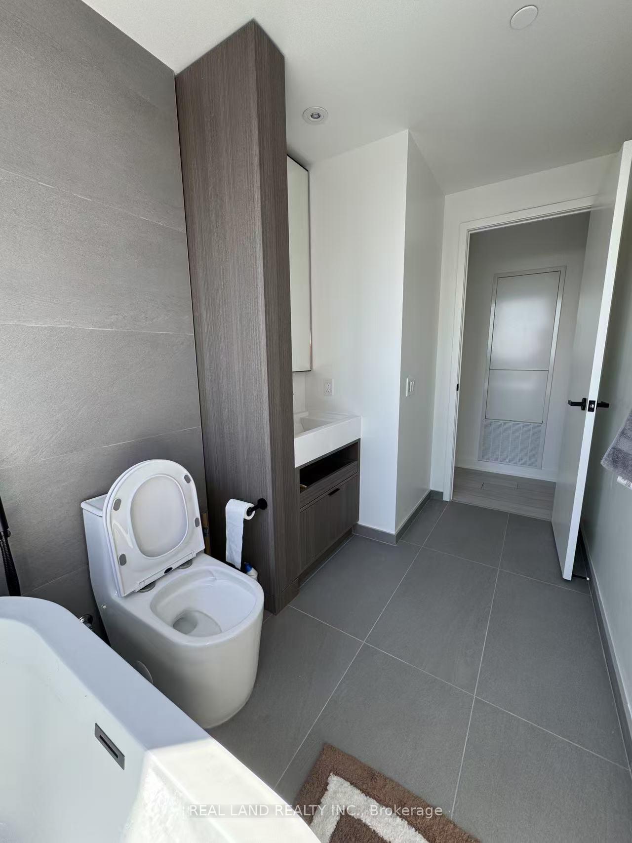 Photo 12 of Unit 3403, 55 Charles Street E, Toronto, Church-Yonge Corridor — HOMEH