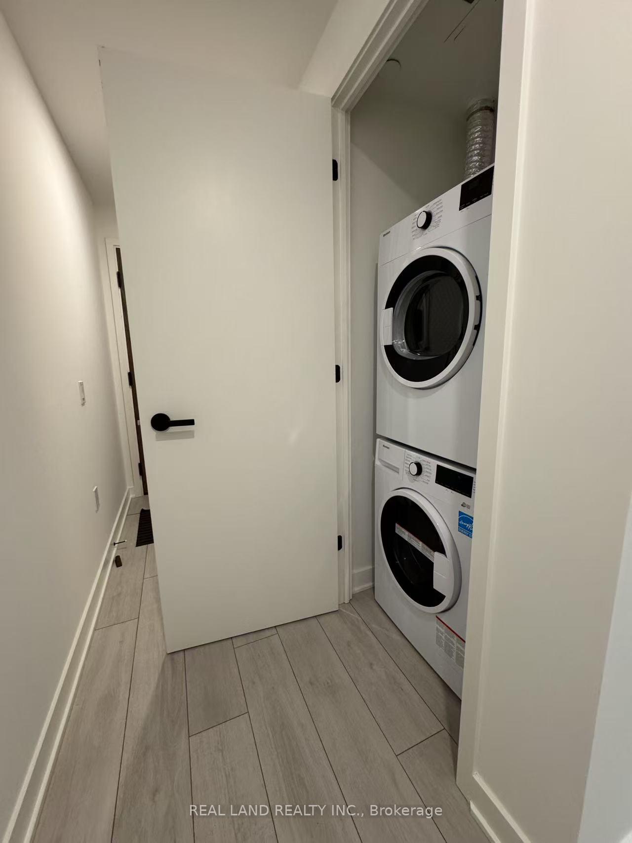 Photo 16 of Unit 3403, 55 Charles Street E, Toronto, Church-Yonge Corridor — HOMEH