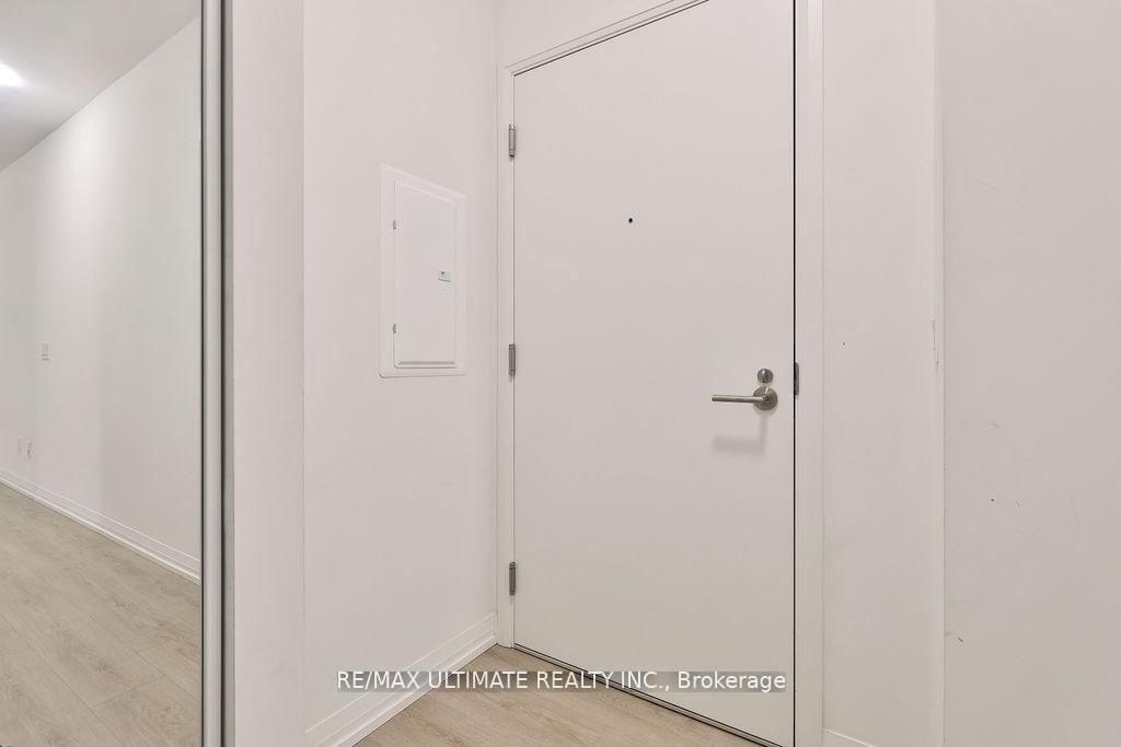 Photo 4 of Unit 515, 8 Widmer Street, Toronto, Waterfront Communities — HOMEH