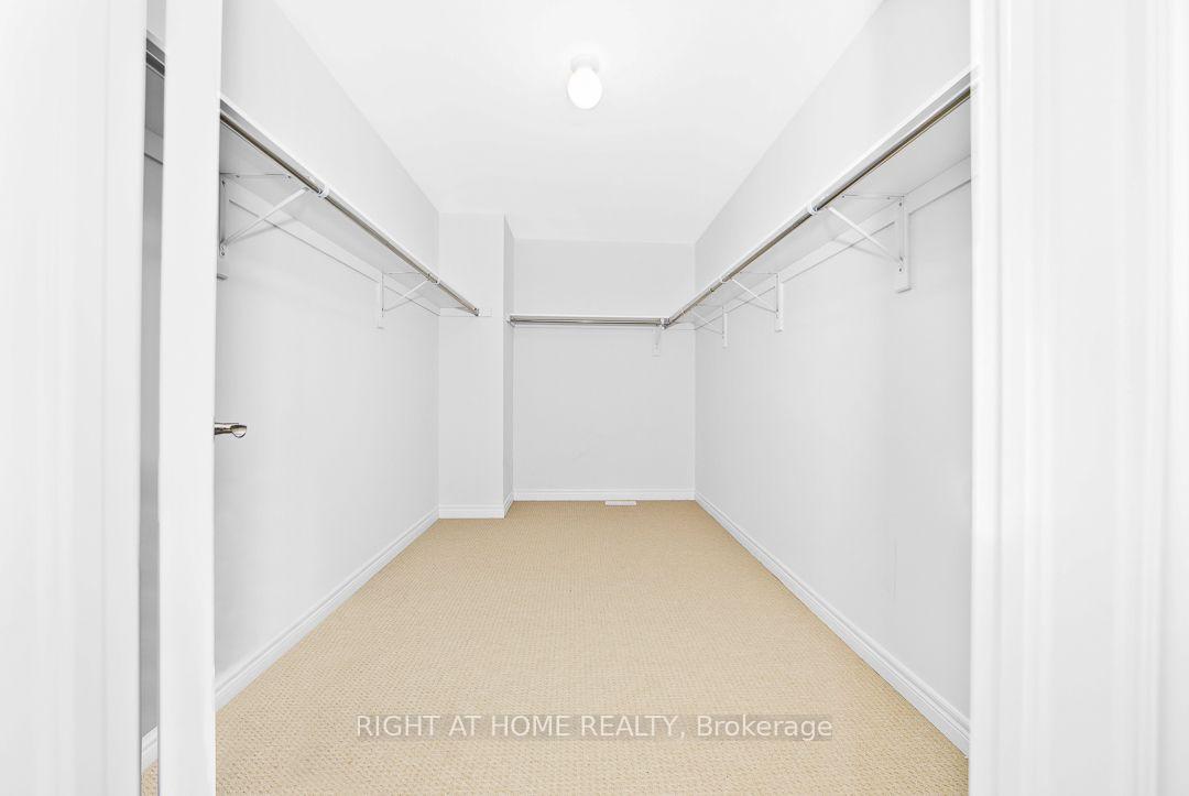 Photo 17 of 46 Frederick Taylor Way, East Gwillimbury, Mt Albert — HOMEH