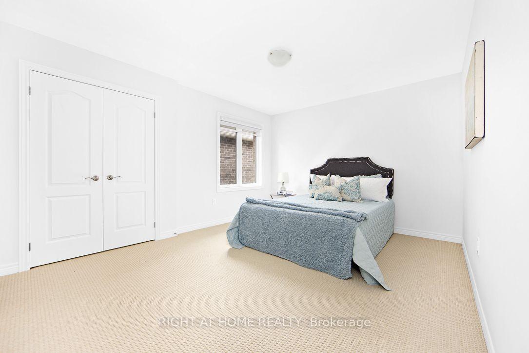 Photo 21 of 46 Frederick Taylor Way, East Gwillimbury, Mt Albert — HOMEH