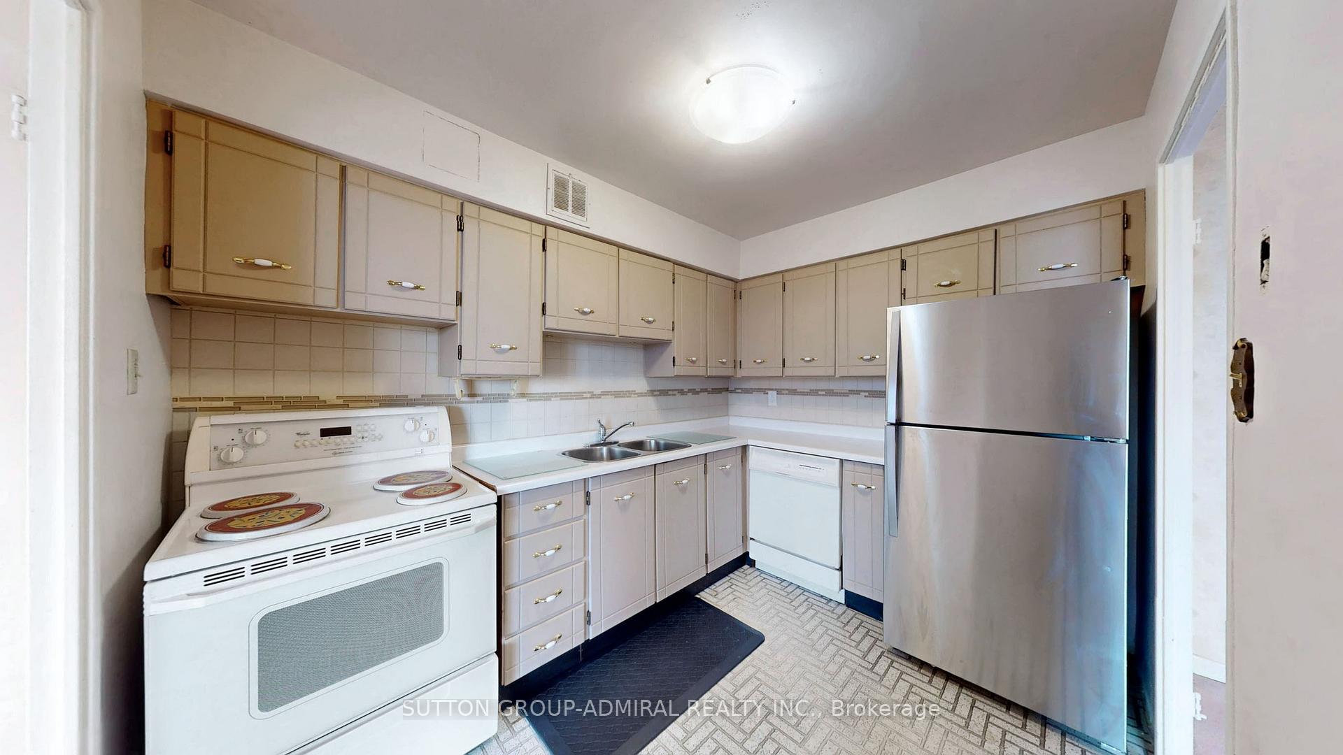 Photo 11 of Unit 1011, 80 Inverlochy Boulevard, Markham, Royal Orchard — HOMEH