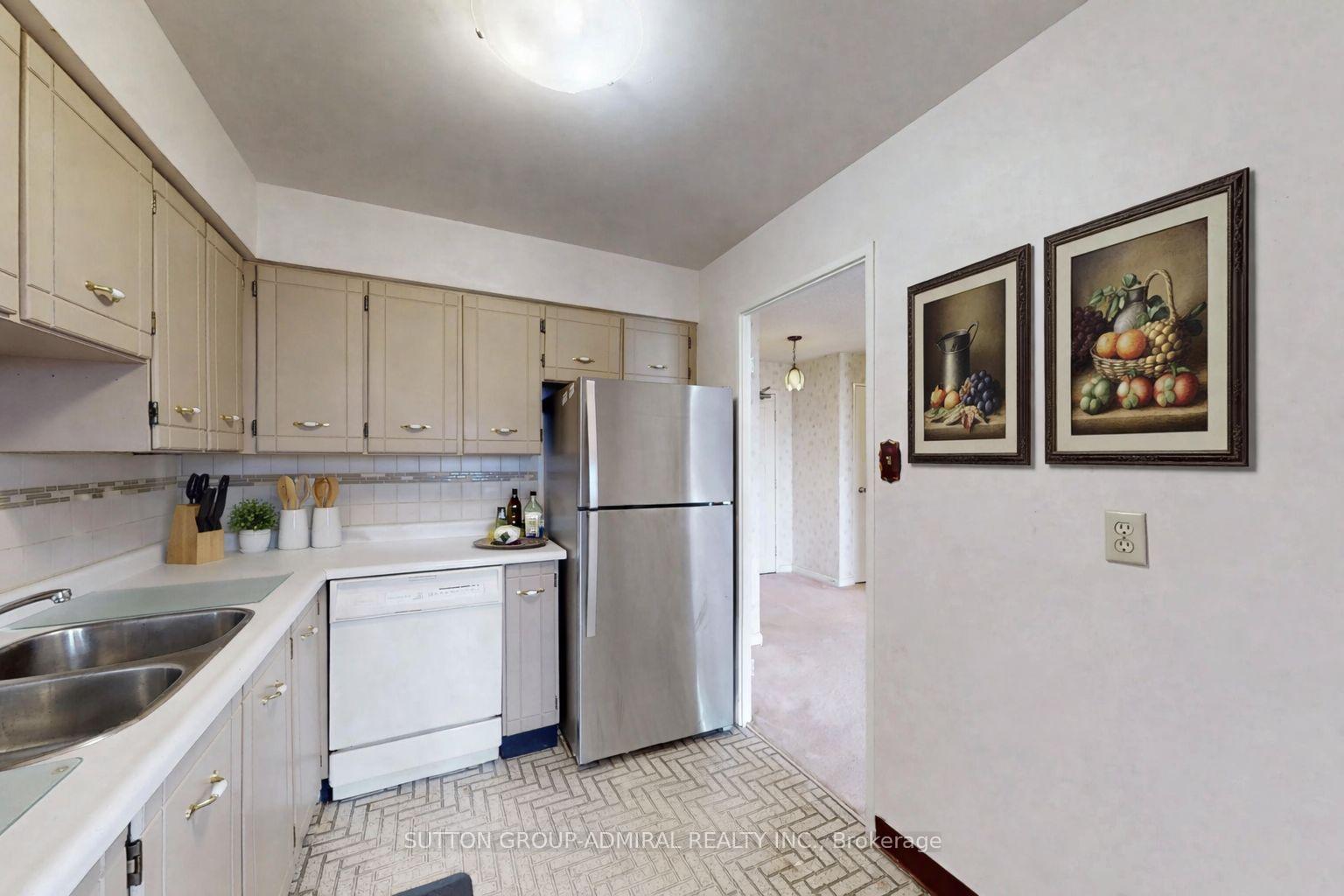 Photo 13 of Unit 1011, 80 Inverlochy Boulevard, Markham, Royal Orchard — HOMEH
