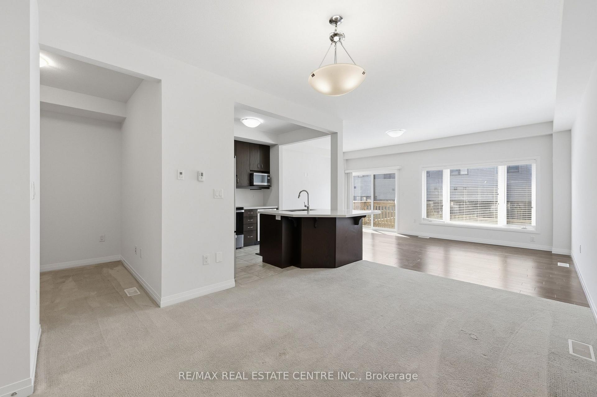 Photo 11 of 37 Greenwich Avenue, Hamilton, Stoney Creek Mountain — HOMEH