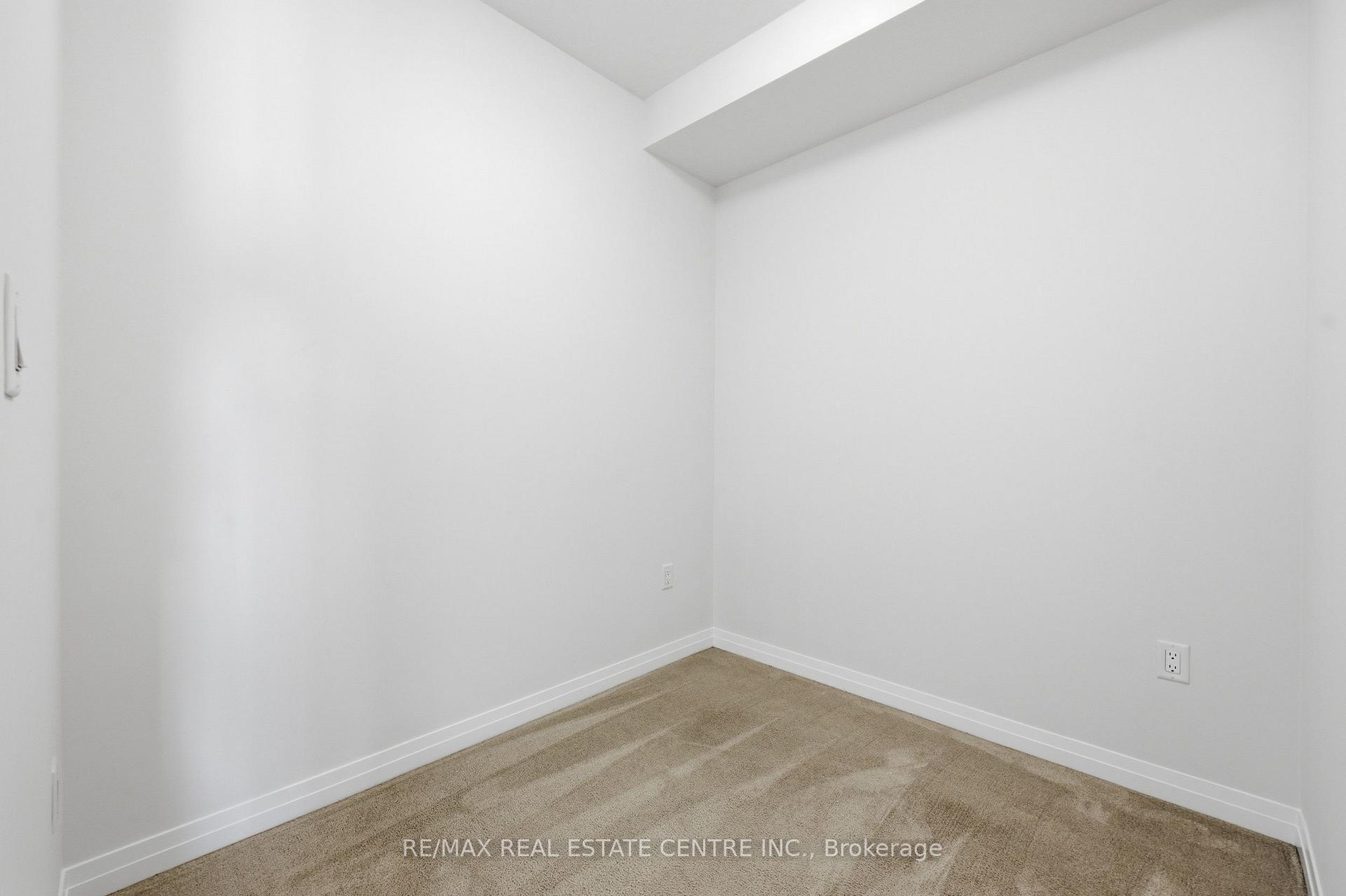 Photo 12 of 37 Greenwich Avenue, Hamilton, Stoney Creek Mountain — HOMEH