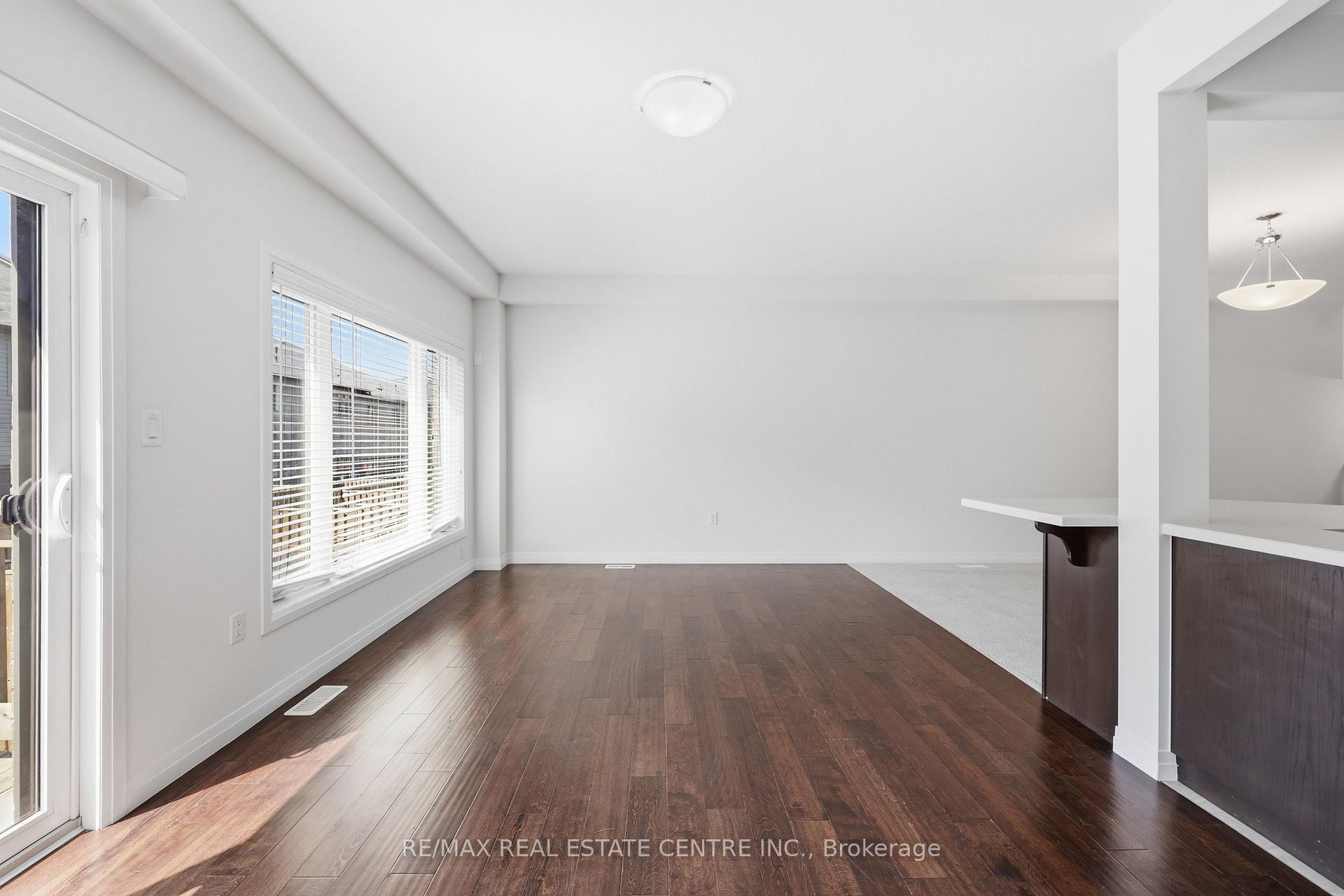 Photo 16 of 37 Greenwich Avenue, Hamilton, Stoney Creek Mountain — HOMEH