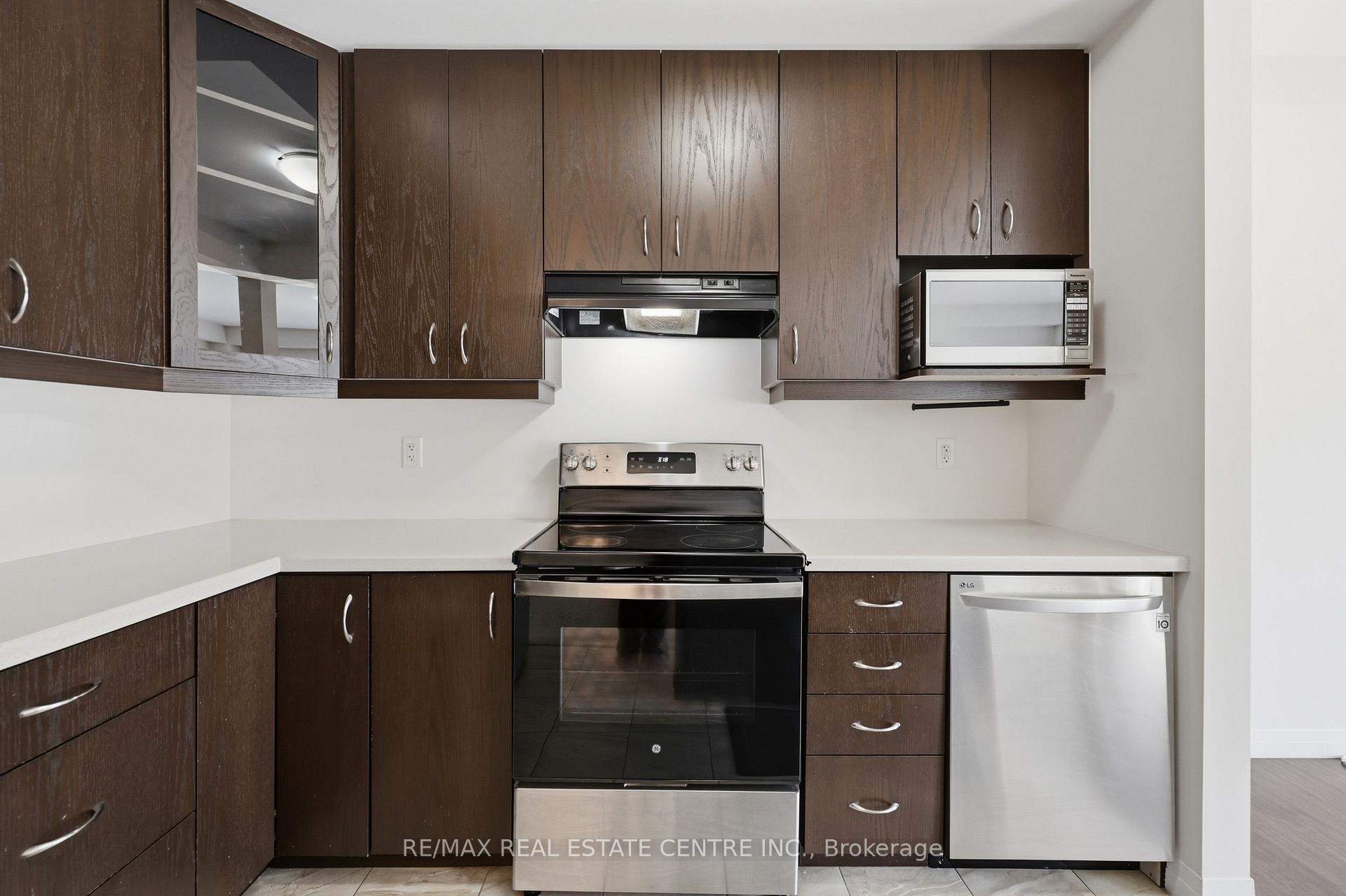 Photo 22 of 37 Greenwich Avenue, Hamilton, Stoney Creek Mountain — HOMEH