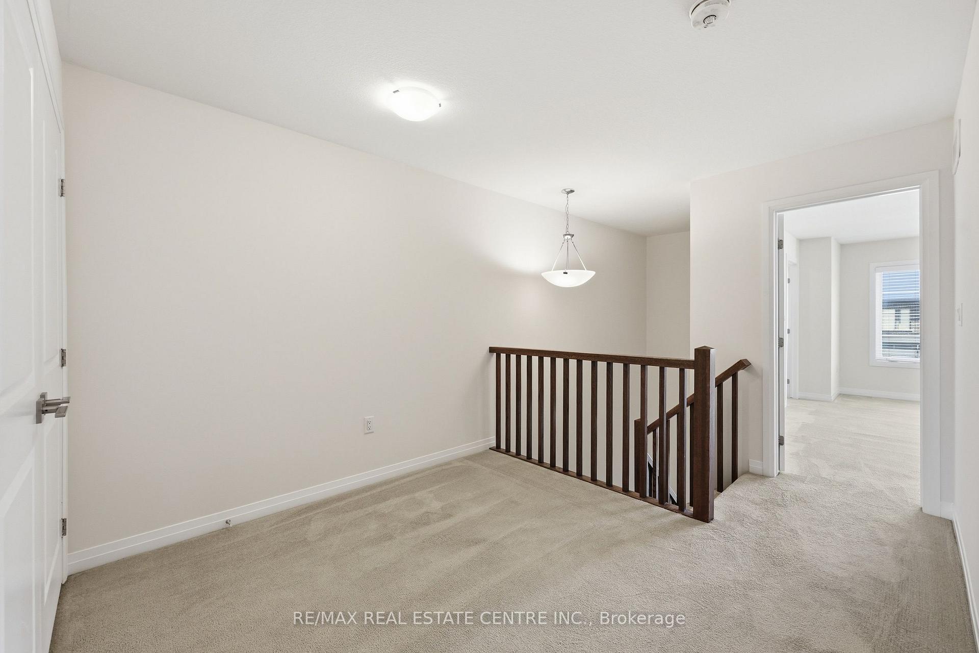Photo 23 of 37 Greenwich Avenue, Hamilton, Stoney Creek Mountain — HOMEH