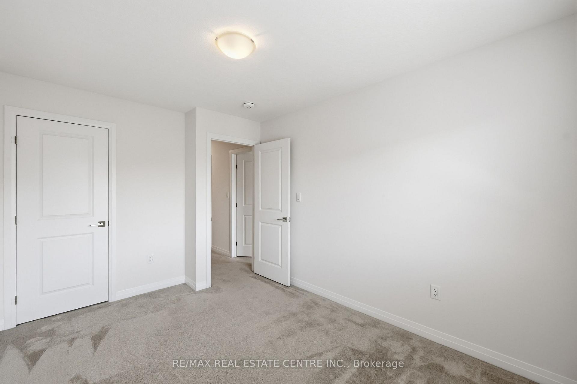 Photo 36 of 37 Greenwich Avenue, Hamilton, Stoney Creek Mountain — HOMEH