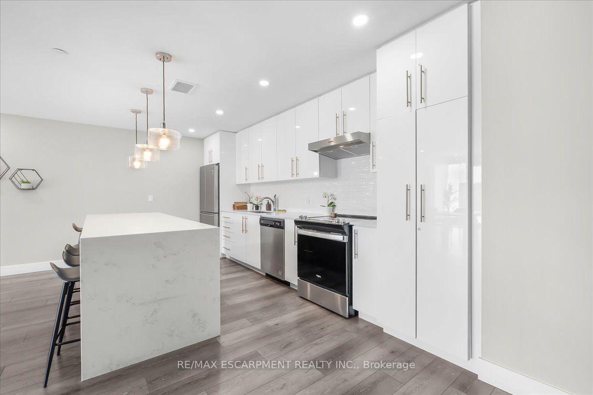 Photo 6 of Unit 2309, 15 Queen Street S, Hamilton, Central — HOMEH