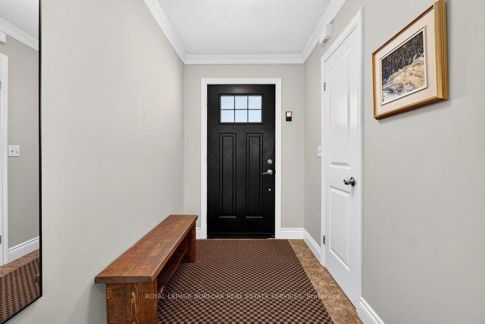 Photo 4 of 2354 Marine Drive, Oakville, Bronte — HOMEH