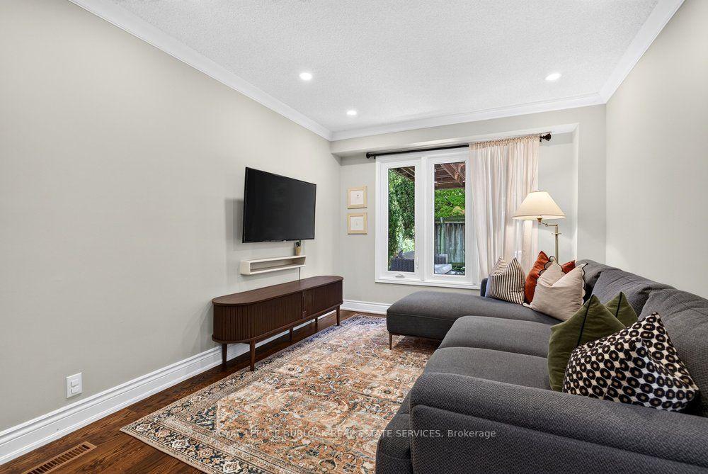 Photo 7 of 2354 Marine Drive, Oakville, Bronte — HOMEH