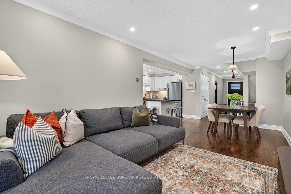 Photo 9 of 2354 Marine Drive, Oakville, Bronte — HOMEH