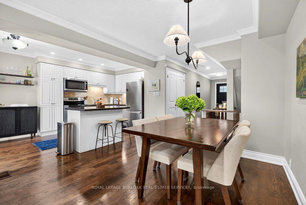Photo 11 of 2354 Marine Drive, Oakville, Bronte — HOMEH