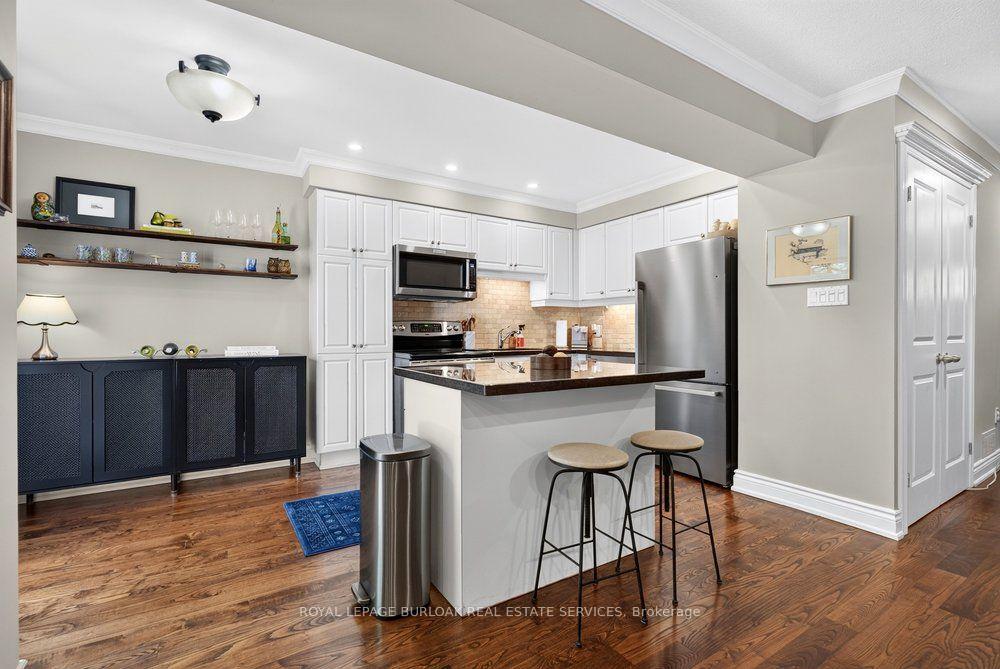 Photo 12 of 2354 Marine Drive, Oakville, Bronte — HOMEH