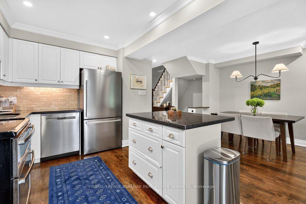 Photo 16 of 2354 Marine Drive, Oakville, Bronte — HOMEH
