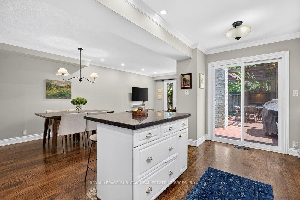 Photo 17 of 2354 Marine Drive, Oakville, Bronte — HOMEH