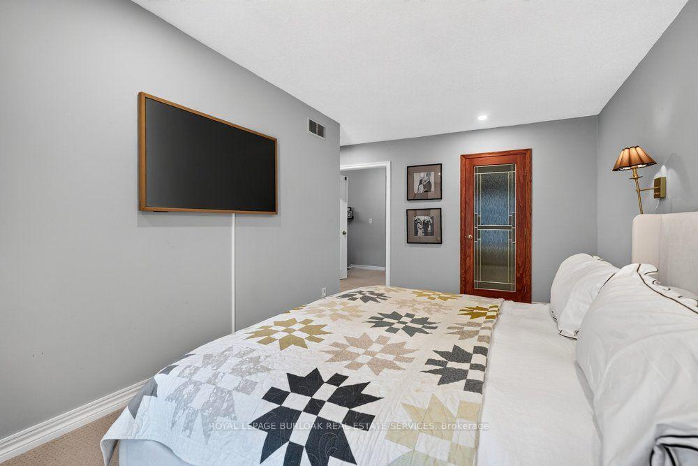 Photo 22 of 2354 Marine Drive, Oakville, Bronte — HOMEH