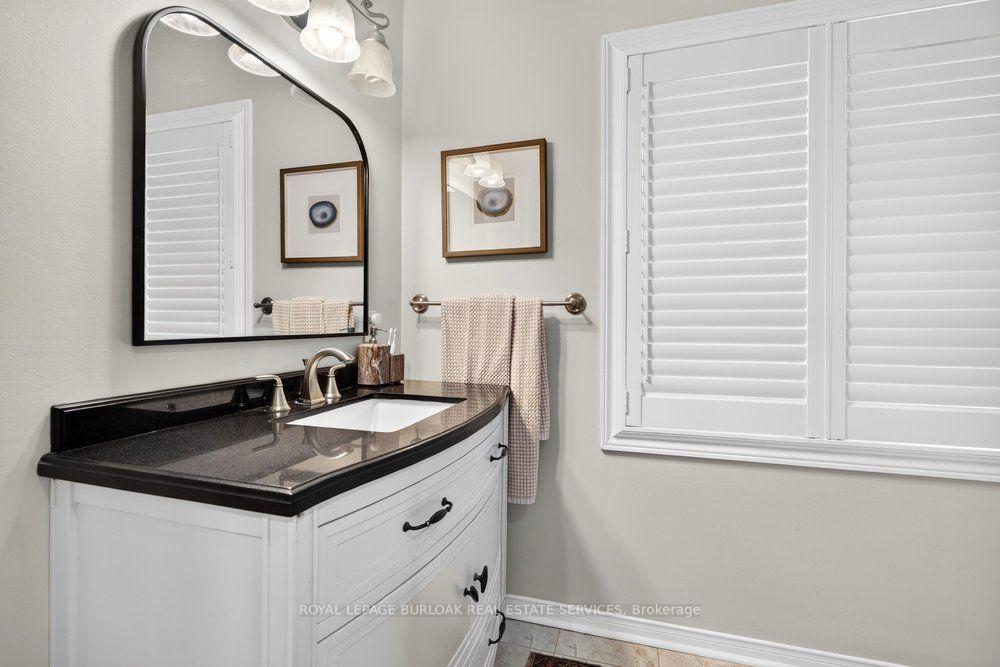 Photo 24 of 2354 Marine Drive, Oakville, Bronte — HOMEH