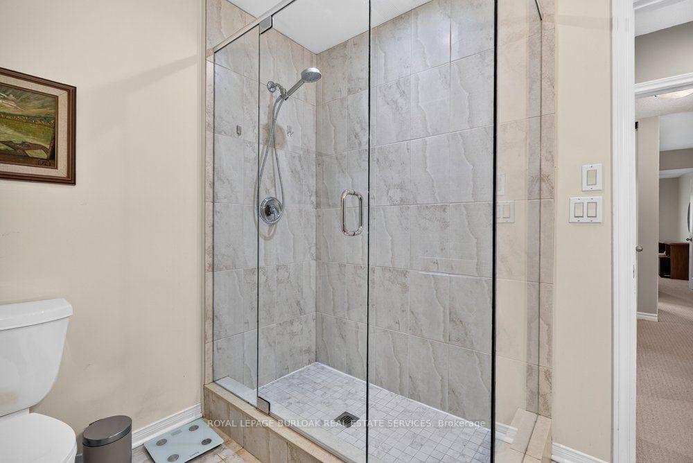Photo 25 of 2354 Marine Drive, Oakville, Bronte — HOMEH