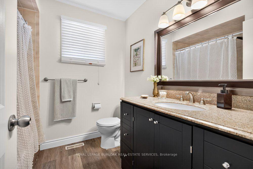 Photo 32 of 2354 Marine Drive, Oakville, Bronte — HOMEH