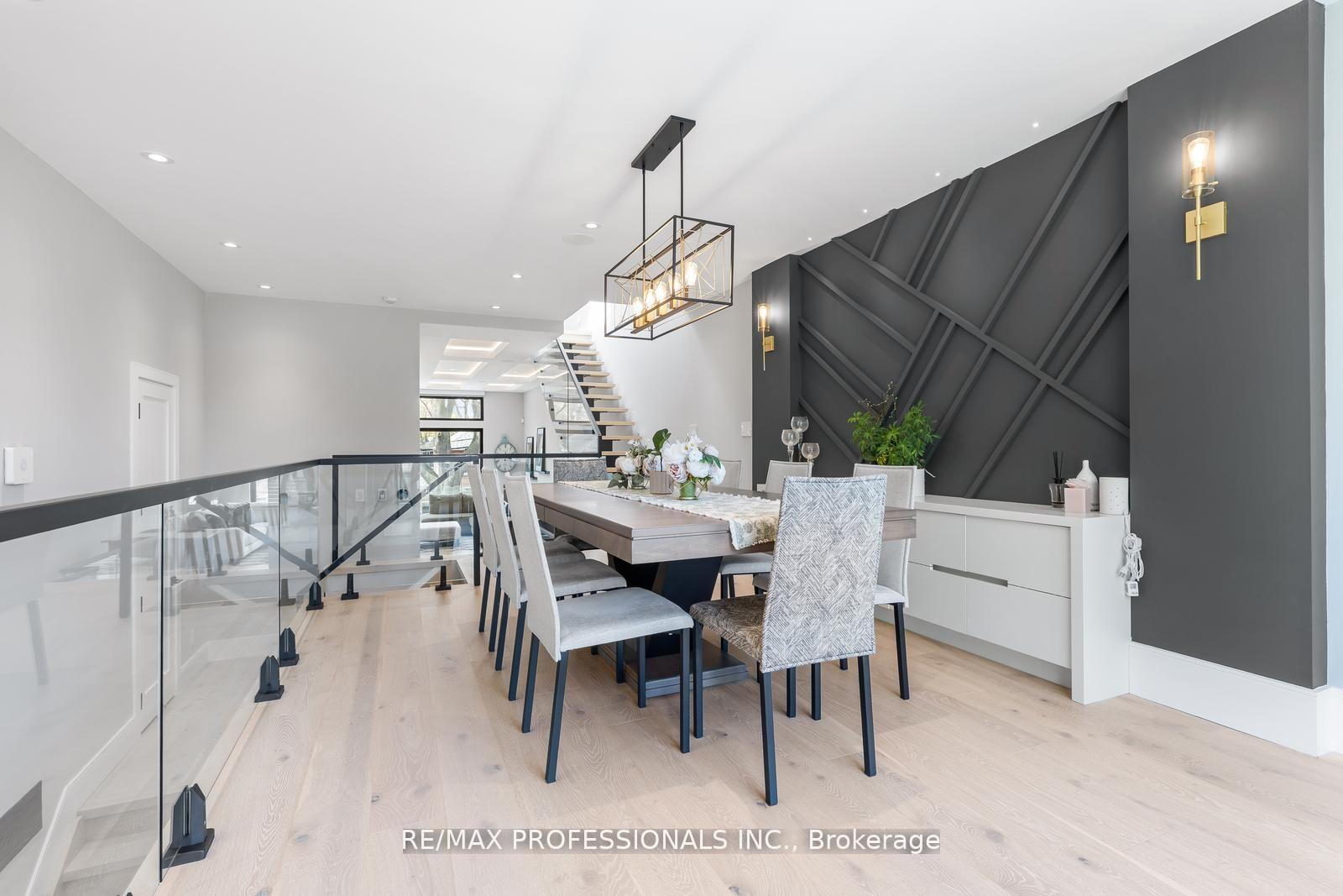 Photo 2 of 216 Aldercrest Road, Etobicoke, Alderwood — HOMEH